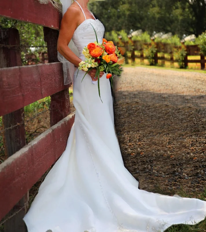 Super Deal Other Boutique Wedding Dress