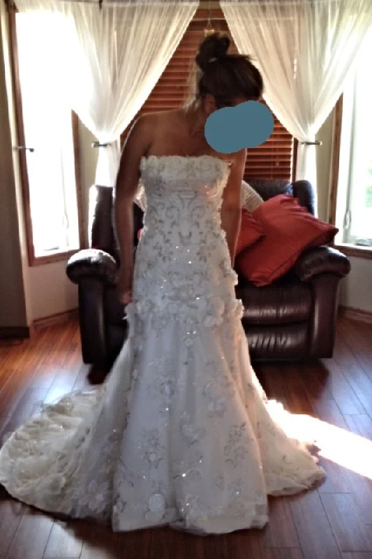 Clearance Event Maggie Sottero Rhianna Royale Size 6 -NEW