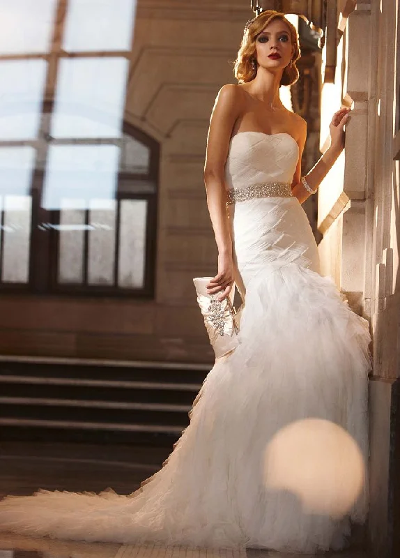 Overstock David's Bridal Galina Signature Gown with Basket Woven Bodice and
