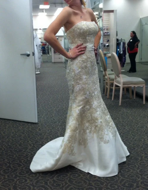 Closeout Sale Oleg Cassini Oleg Cassini CWG480 Size 4