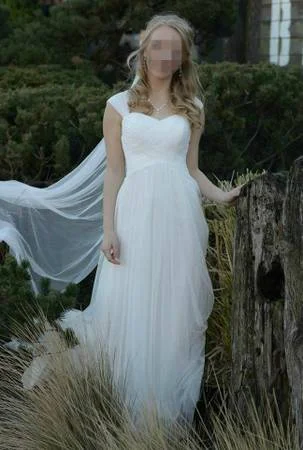 Today’s Deal David's Bridal Swiss Dot Tulle Empire Waist Soft Wedding Gown/ St