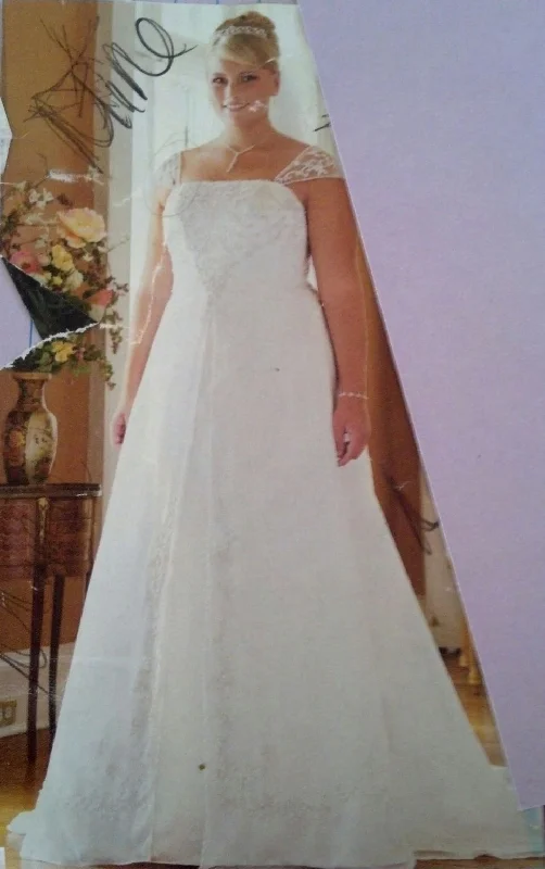 Crazy Savings David's Bridal 9V9010